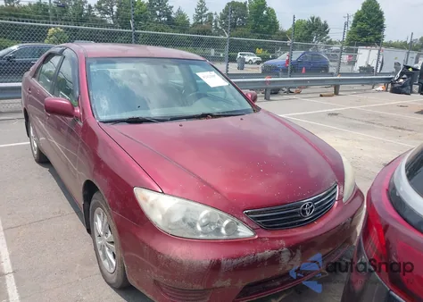 2006 Toyota Camry Le z USA, uszkodzony, nr VIN 4T1BE32KX6U107838